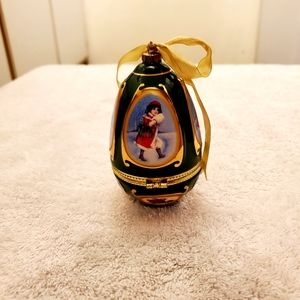 Mr Christmas Singing Ornament